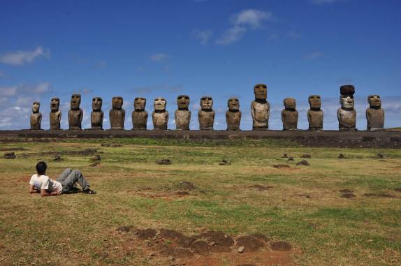 Tongariki, um dos mais emblemáticos sítios arqueológicos de Rapa Nui (ou Ilha de Páscoa), território chileno no meio do Oceano Pacífico